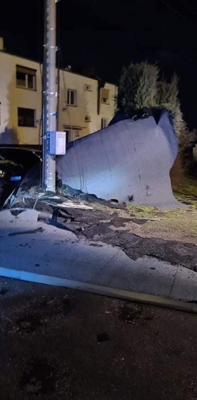 Wiatr znowu zrywał dachy