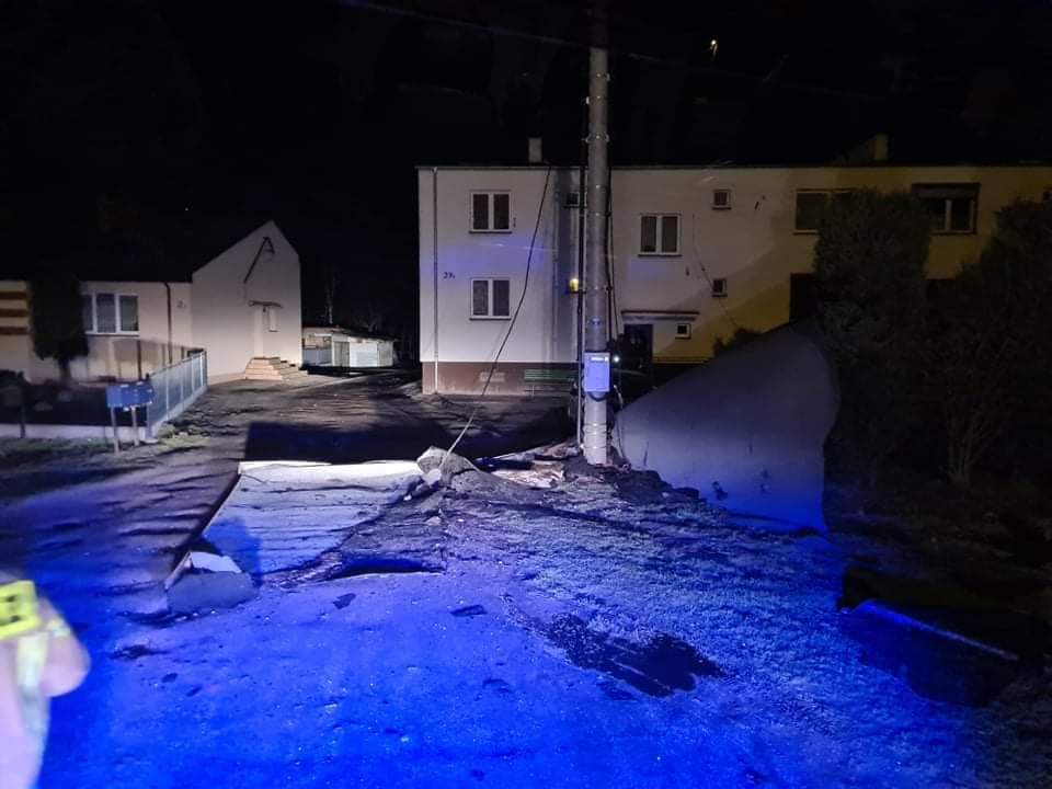 Wiatr znowu zrywał dachy