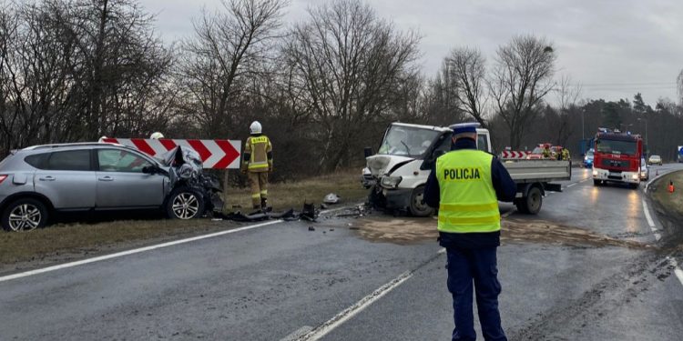 Poważny wypadek w Wólce. Droga K92 zablokowana