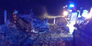 18-latek przesadził z prędkością. Passat dachował