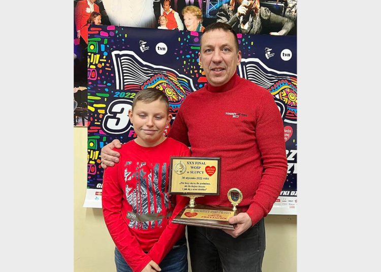 Kolejny raz wylicytował złote serduszko