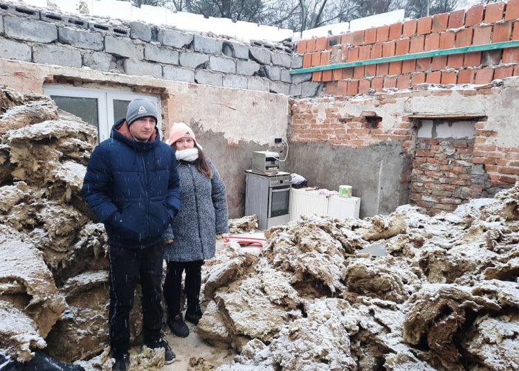 Wichura zerwała im z domu dach. Uruchomiono zbiórkę