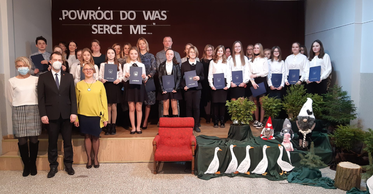 Najlepsi uczniowie ze stypendiami