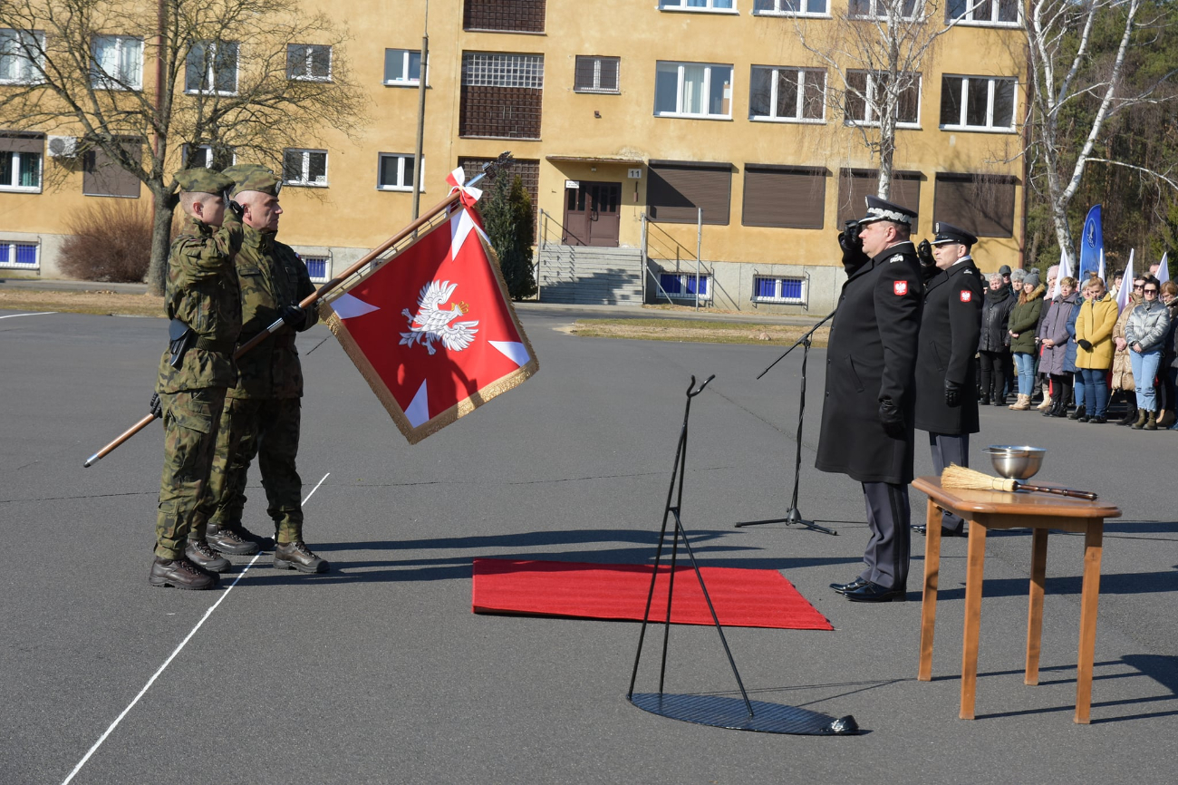Zbiórka i apel wojska w Powidzu