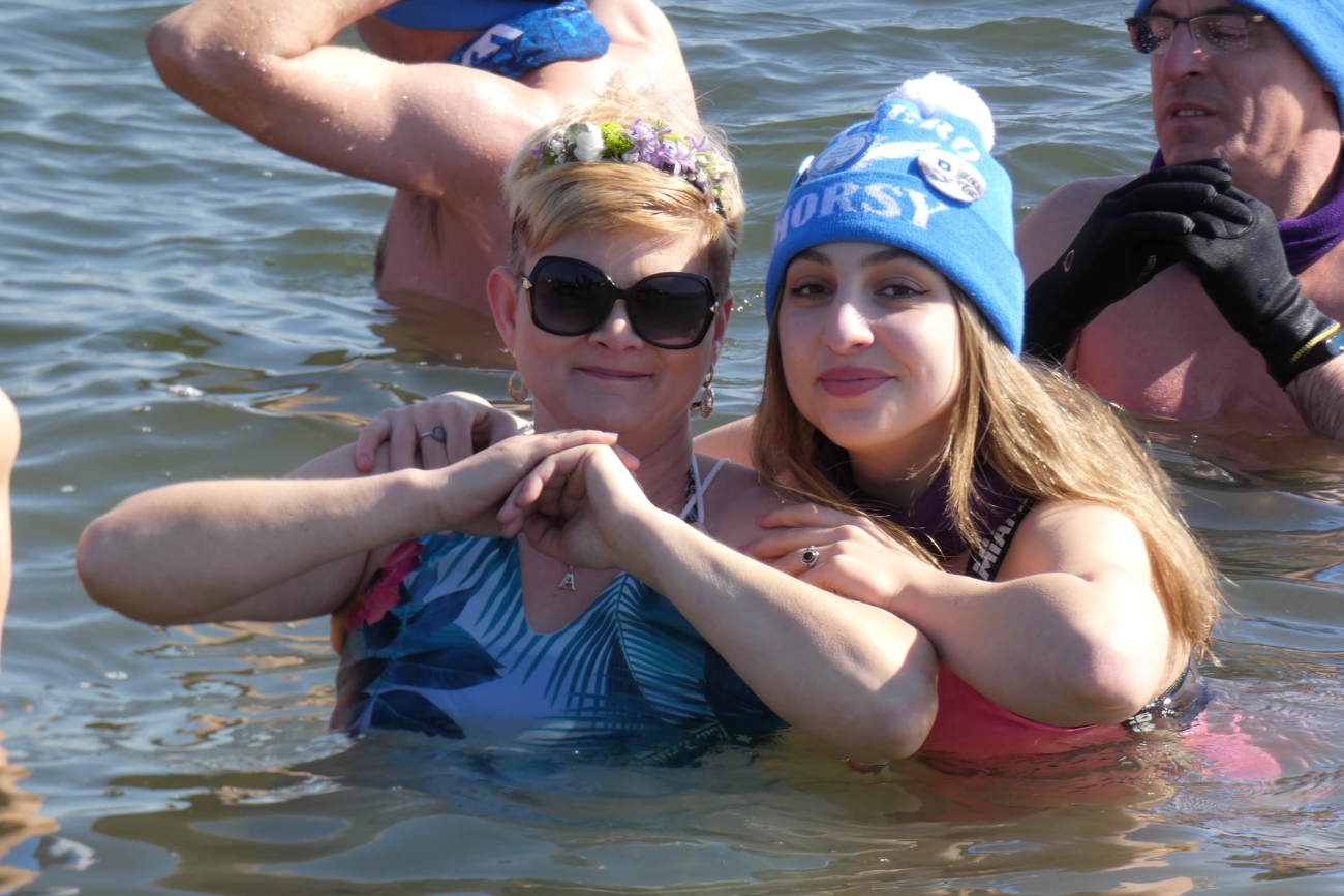 Powiedzieli sobie „tak” podczas kąpieli w wodzie GALERIA ZDJĘĆ