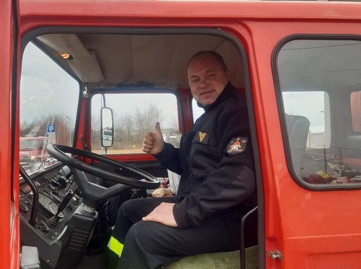 Wilczna przekazała auto na Ukrainę