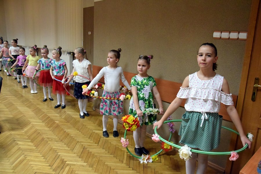 Zatańczyły dla rodziców i dziadków