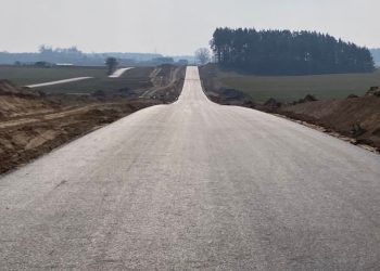 Powiat buduje drogi. Co słychać na placu budowy?