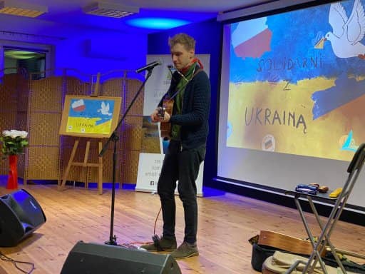 Środki dla Ukrainy na koncercie Postmana