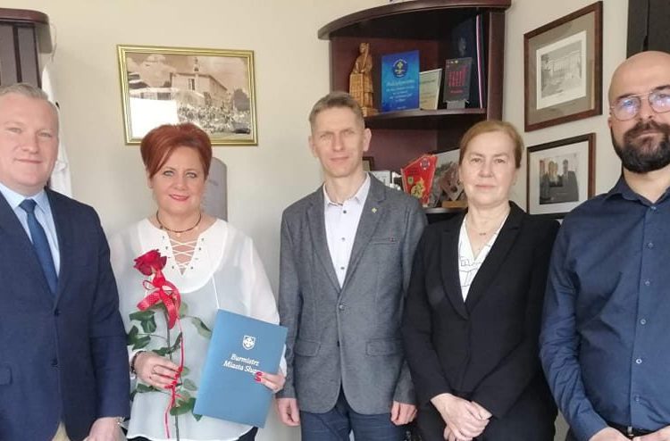 Kiedy odbierała nominację na dyrektora, kolejny raz została babcią