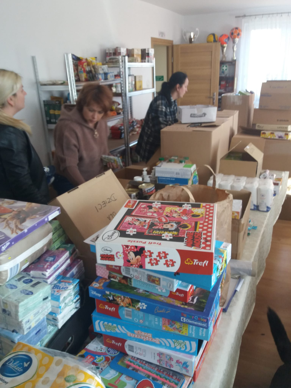 Parafia w Kowalewie przygotowała kolejny transport dla Ukrainy