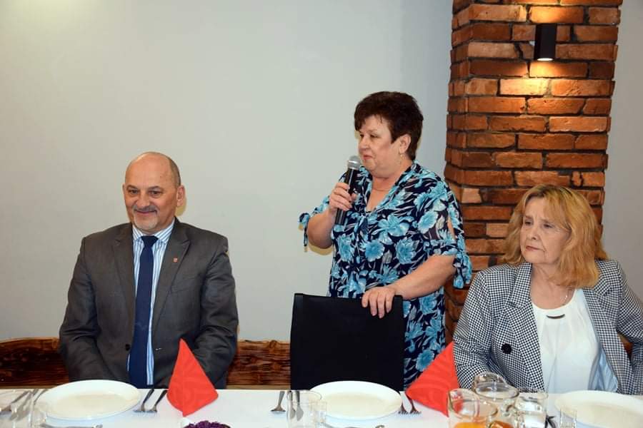 Strzałkowo: Róże dla 90 pań