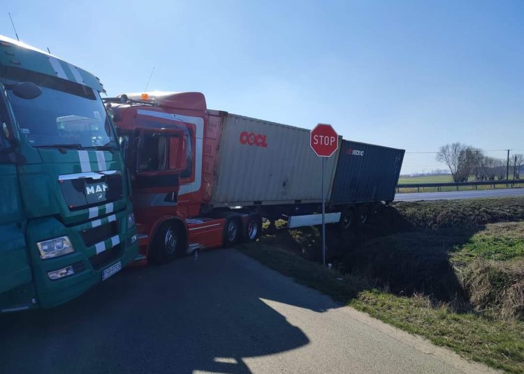 Kolizja na krajówce w kierunku Konina