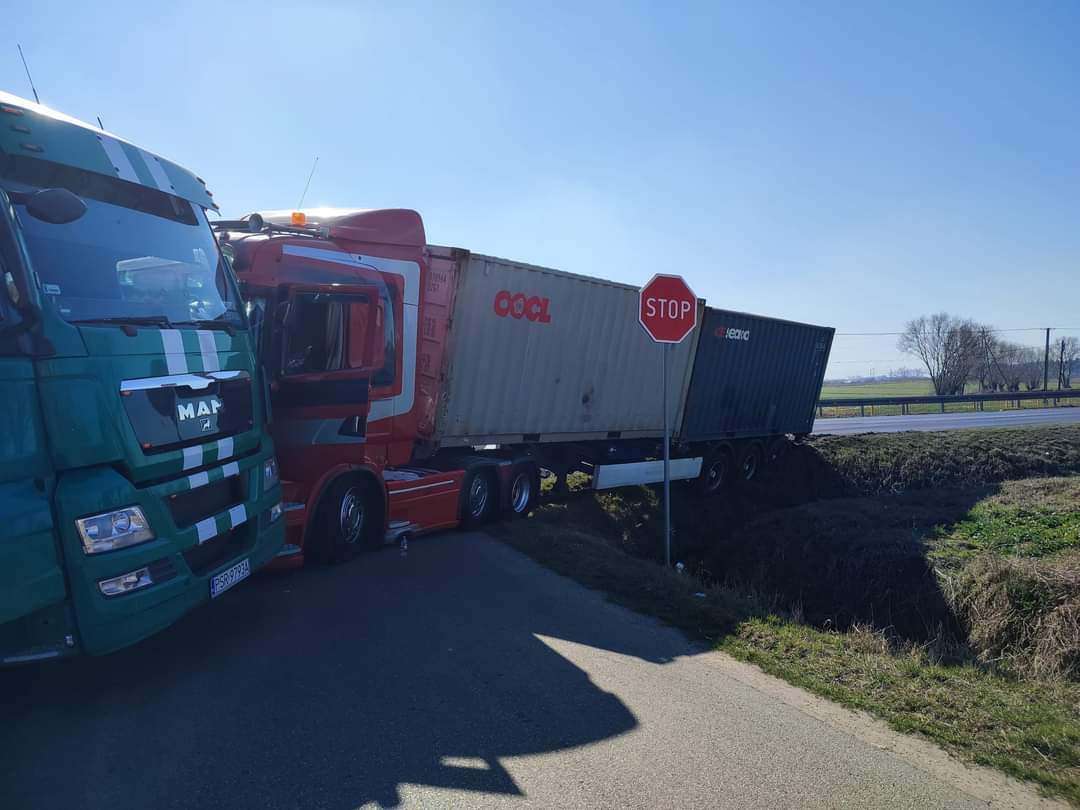 Kolizja na krajówce w kierunku Konina