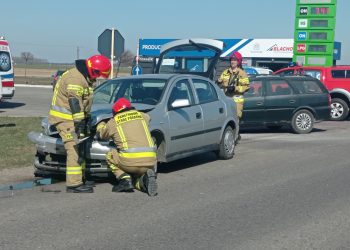 Kolizja dwóch aut w Piotrowicach