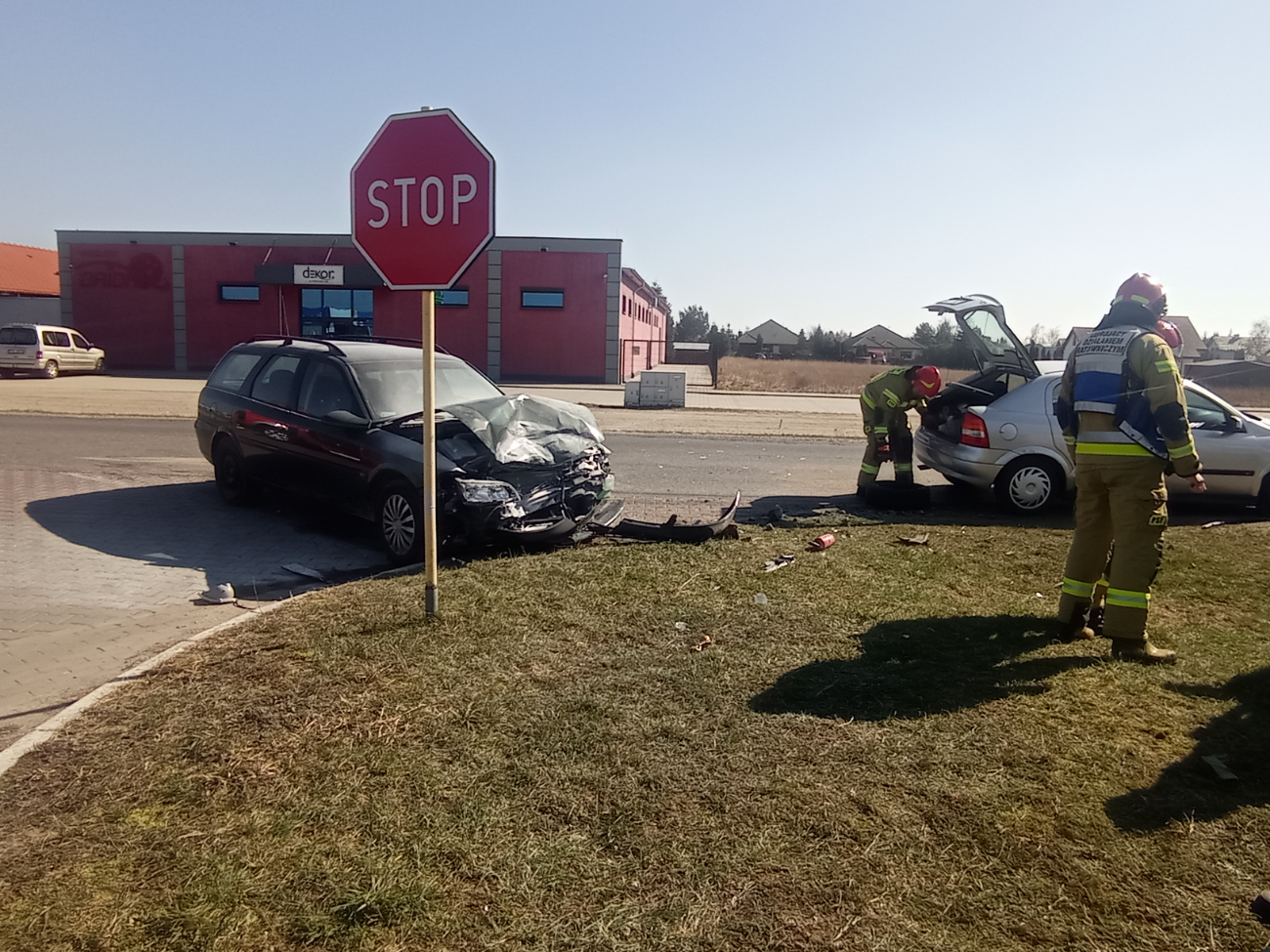 Kolizja dwóch aut w Piotrowicach