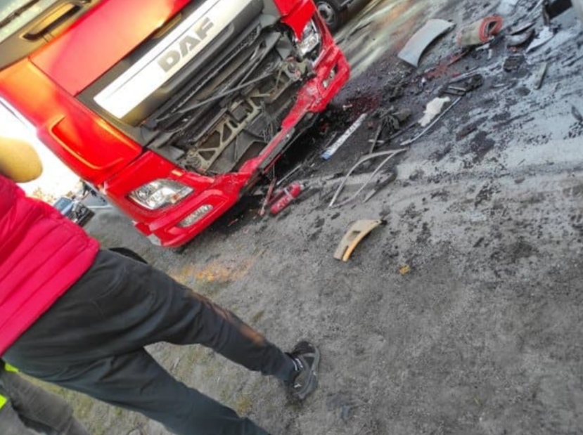 Zderzył się czołowo z ciężarówką