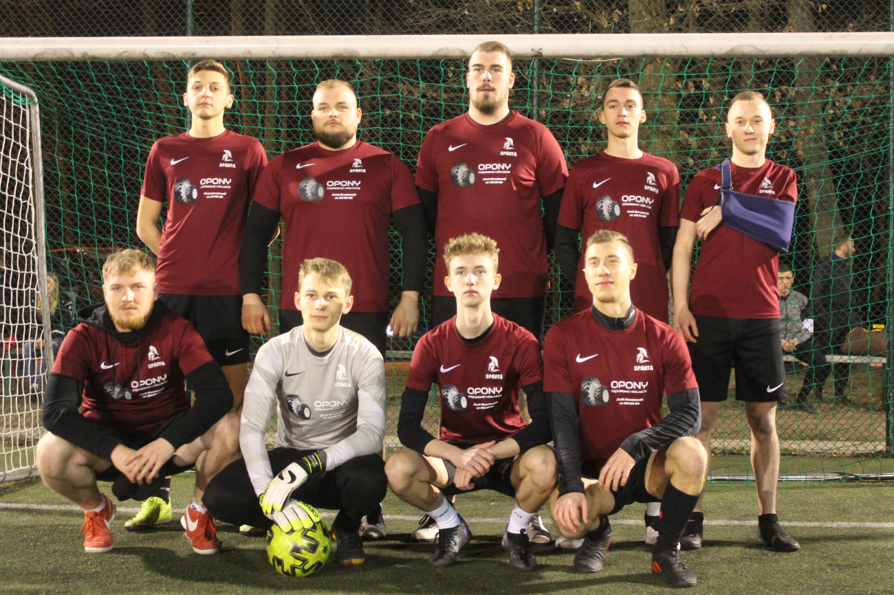 Qźnia Talentu pierwszym liderem