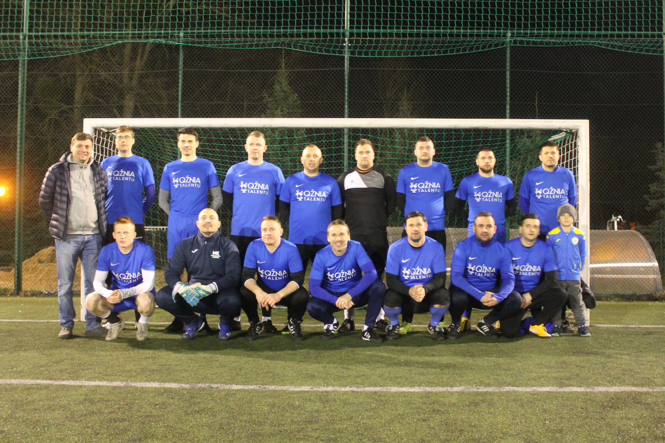 Qźnia Talentu pierwszym liderem