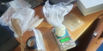 Wpadli z narkotykami i lewym alkoholem