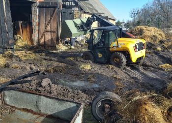 Pali się gospodarstwo w Kotuni