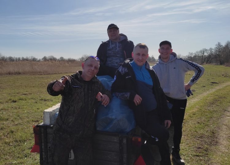 Lądkowscy wędkarze posprzątali brzeg Warty i  NPK