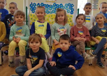 Przedszkolaki solidarne z Ukrainą