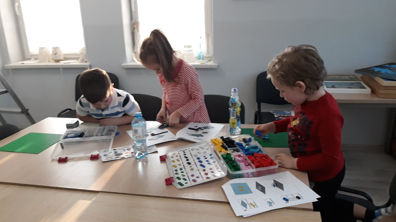 Zajęcia z lego w GOK w Lądku