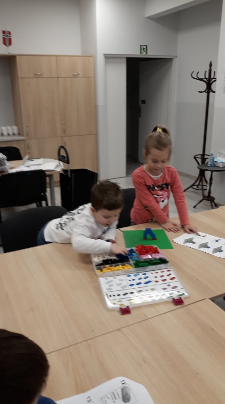 Zajęcia z lego w GOK w Lądku