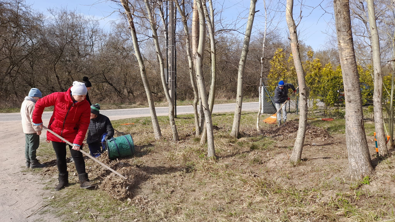 Sprzątali mieszkańcy Gółkowa