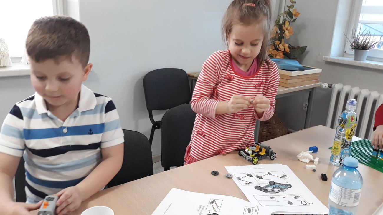 Zajęcia z lego w GOK w Lądku