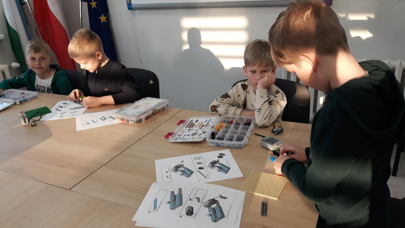 Zajęcia z lego w GOK w Lądku