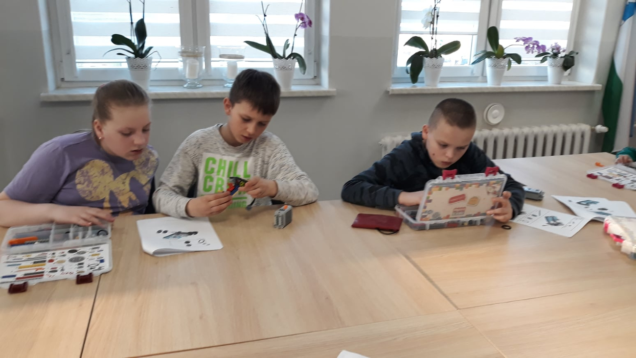 Zajęcia z lego w GOK w Lądku
