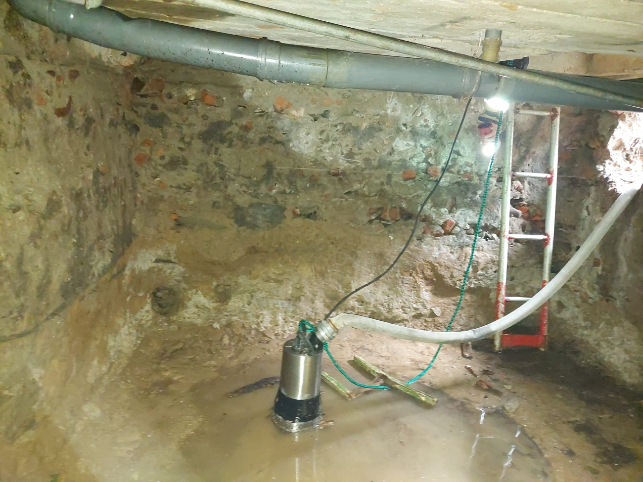 Dwie zalane piwnice w Powidzu