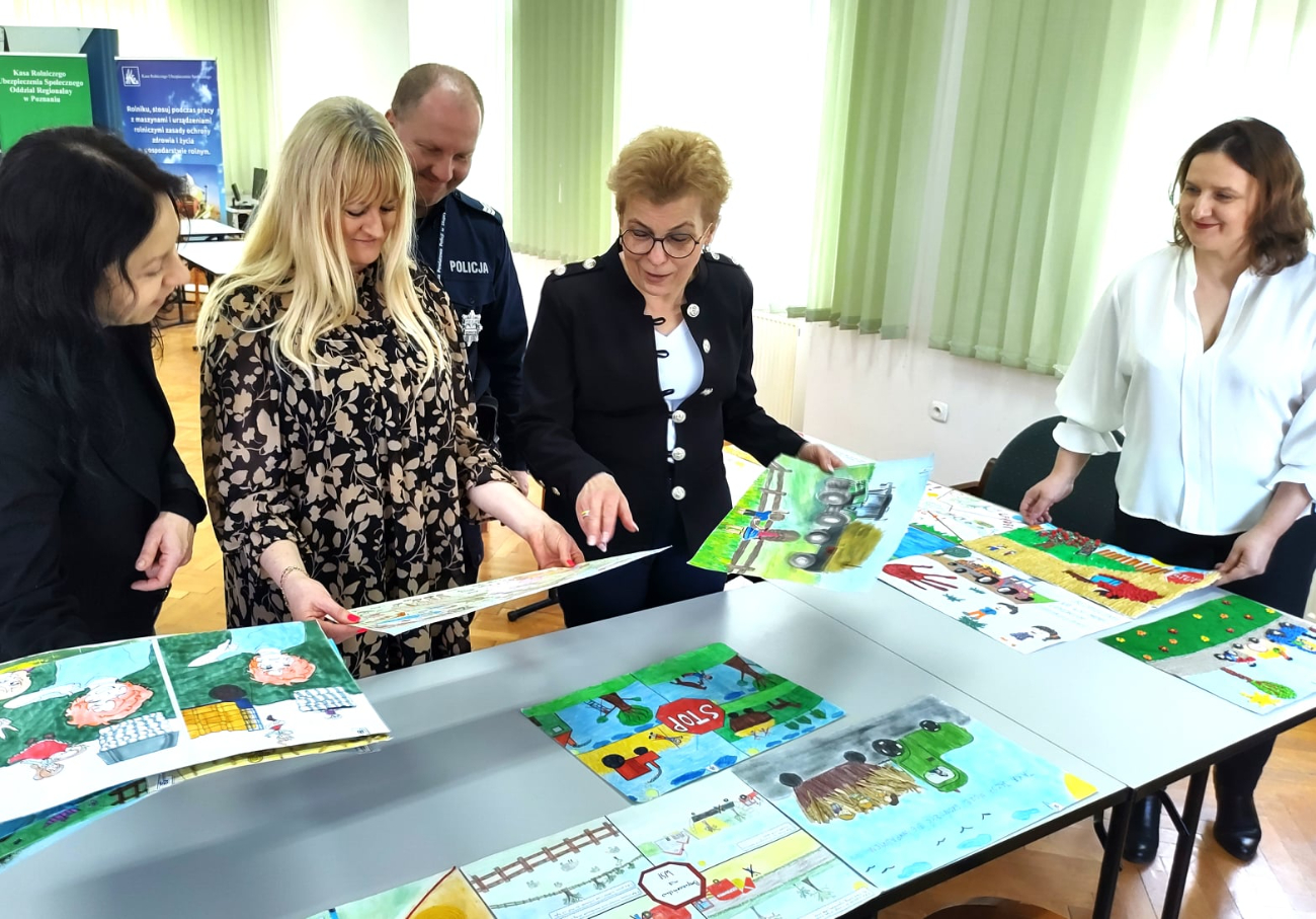 Nagrodzili najlepsze prace w konkursie KRUS