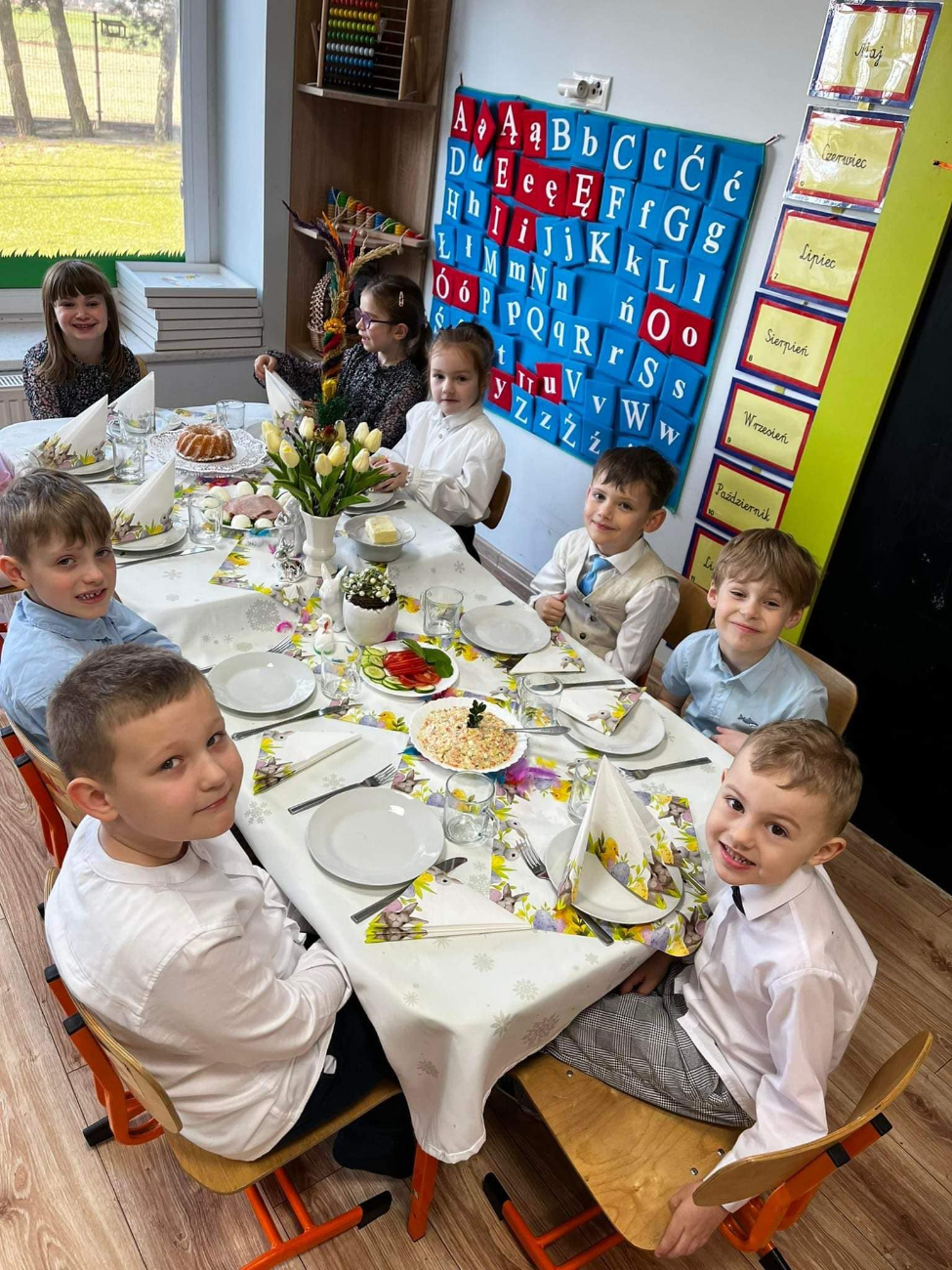 Śniadanko Wielkanocne u Małych Odkrywców w Piotrowicach