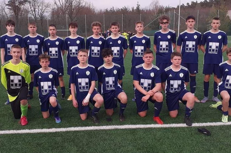 Grała piłkarska młodzież