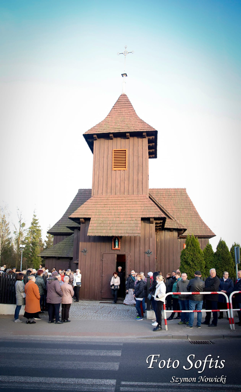 Droga Krzyżowa przeszła ulicami Słupcy ZDJĘCIA