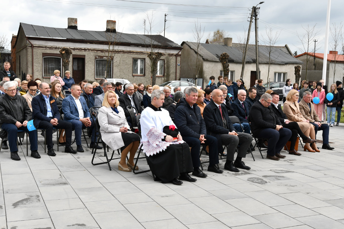 Otwarcie GOKu i rynku w Lądku