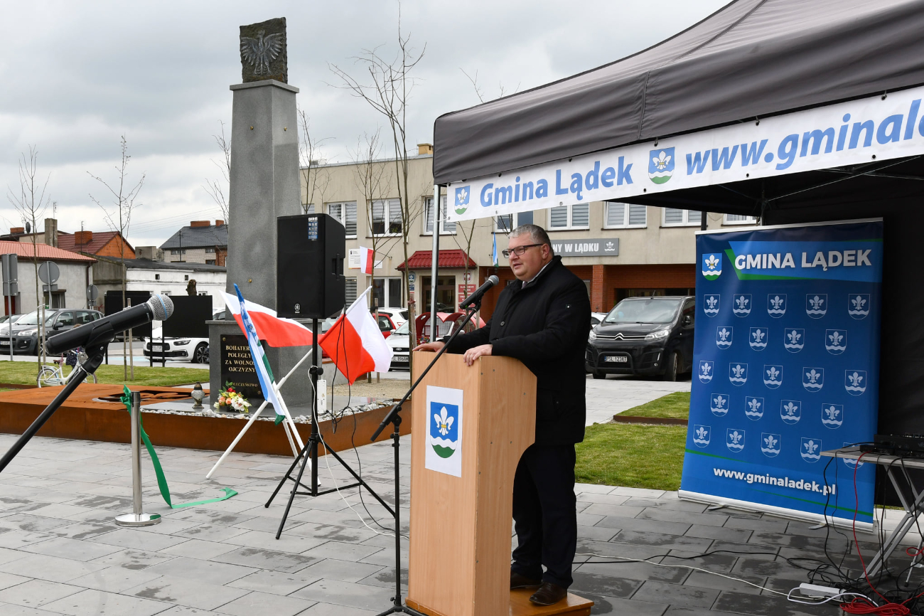 Otwarcie GOKu i rynku w Lądku