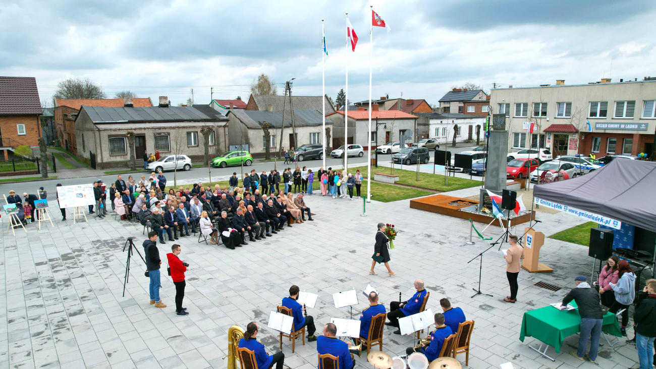Otwarcie GOKu i rynku w Lądku