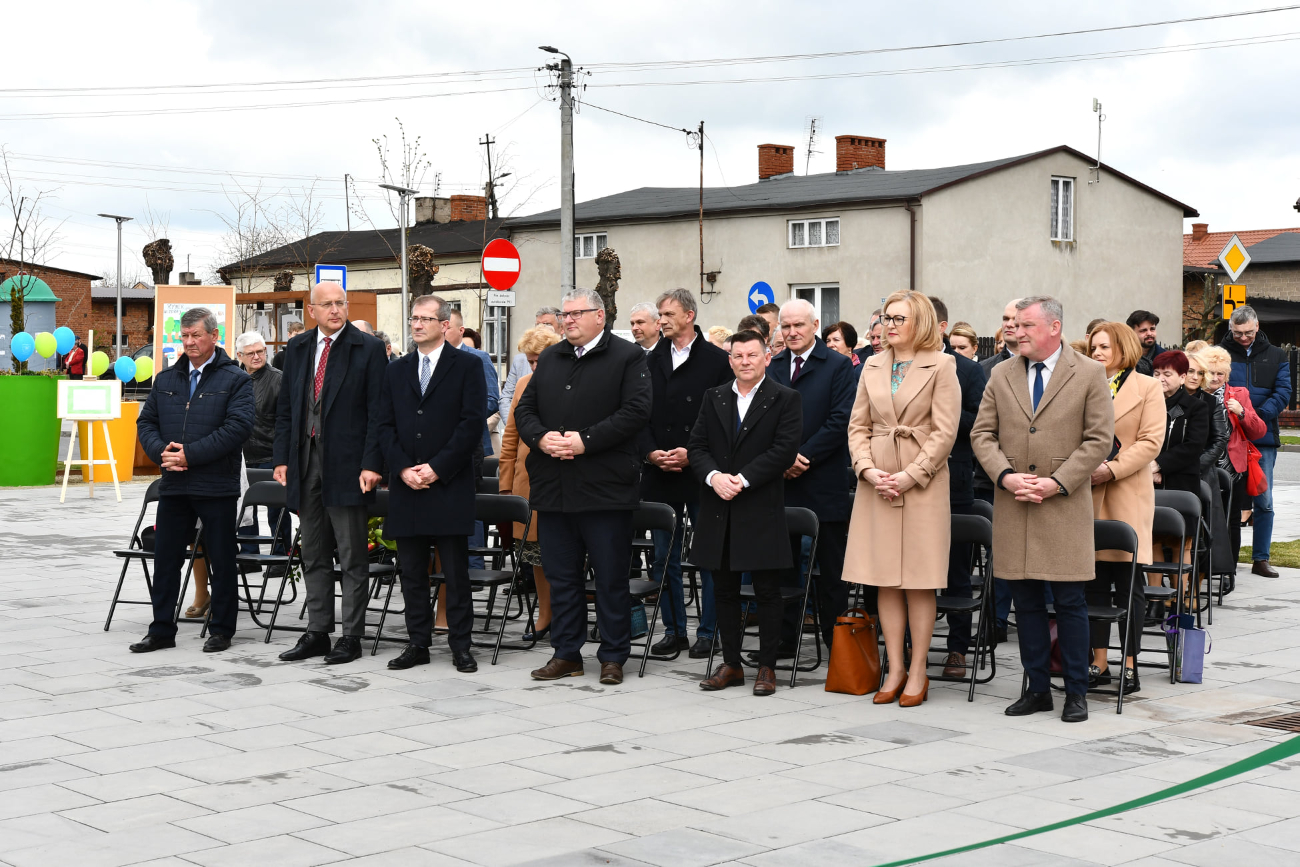 Otwarcie GOKu i rynku w Lądku