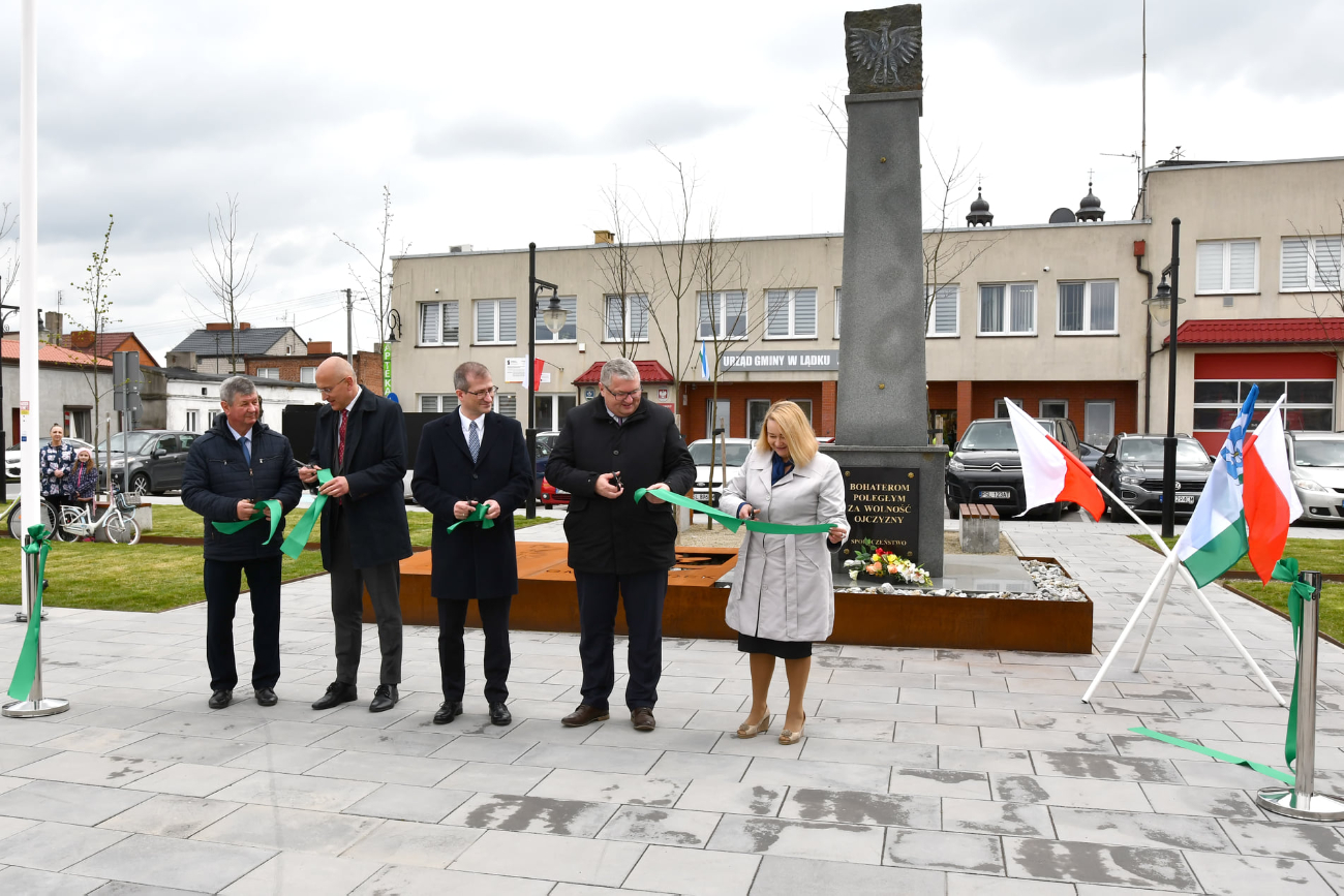 Otwarcie GOKu i rynku w Lądku