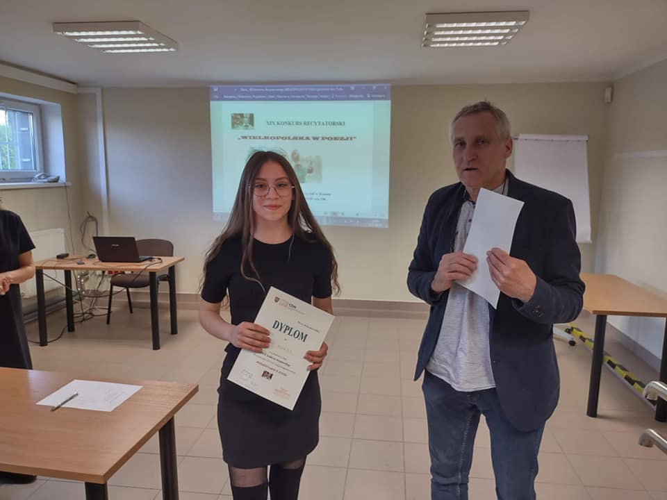 Sukcesy słupeckich licealistów w sztuce recytacji