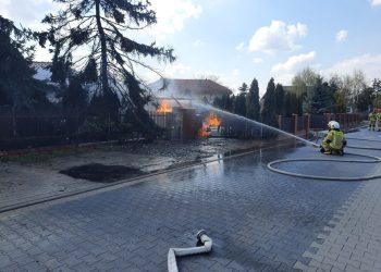 Pożar sieci gazowej na Smugowej. Cała okolica bez gazu