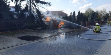 Pożar sieci gazowej na Smugowej. Cała okolica bez gazu