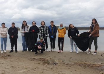 W Giewartowie sprzątali dla Polski