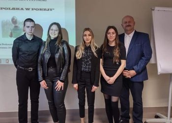 Sukcesy słupeckich licealistów w sztuce recytacji