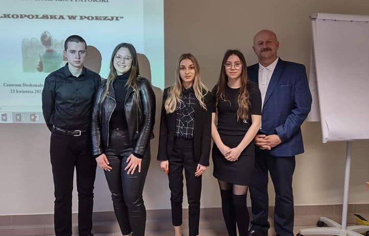 Sukcesy słupeckich licealistów w sztuce recytacji