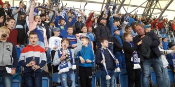 Uczniowie z Trąbczyna na meczu Lecha